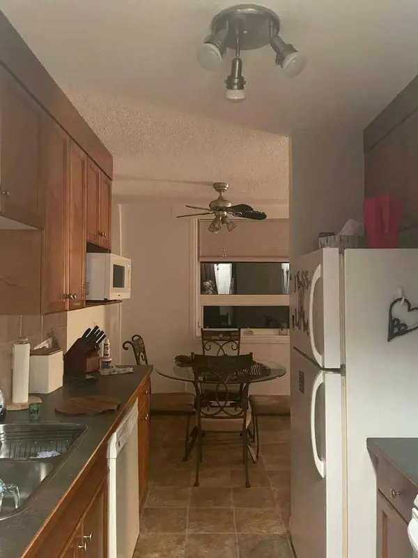 2004 13 AVE #H201, Lethbridge, AB T1H 5B1