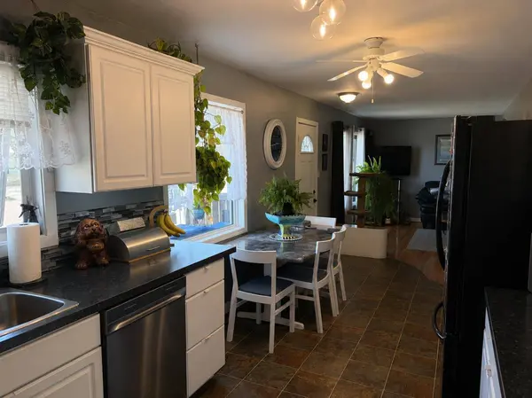422 3rd Ave, Stirling, AB T0K2E0