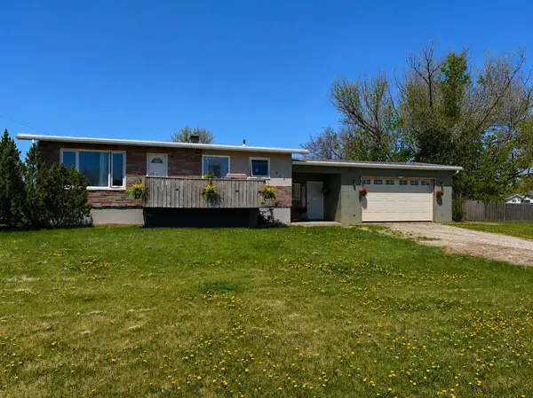 422 3rd Ave, Stirling, AB T0K2E0
