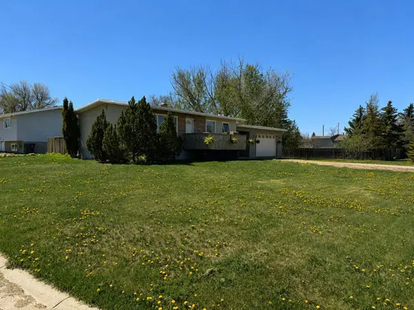422 3rd Ave, Stirling, AB T0K2E0