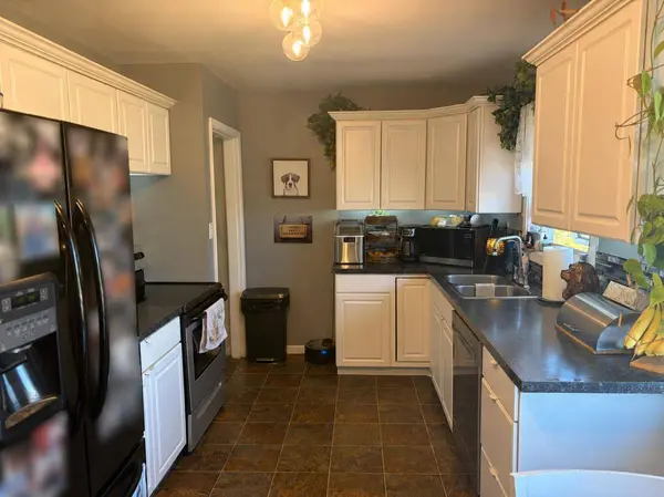 422 3rd Ave, Stirling, AB T0K2E0