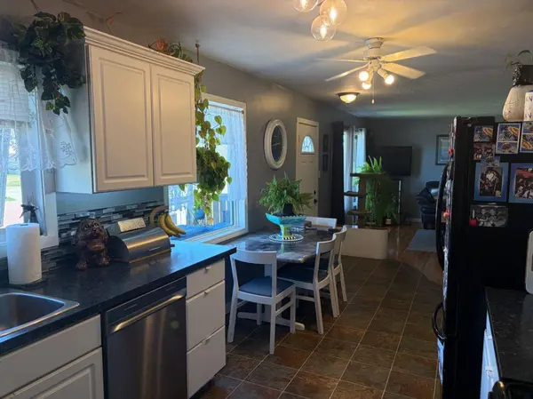 422 3rd Ave, Stirling, AB T0K2E0
