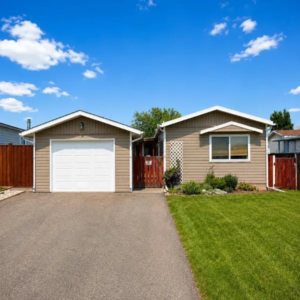 68 Westover AVE, Claresholm, AB T0L 0T0