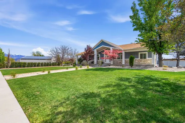 2433 W SADDLE HORN CIR S, Bluffdale, UT 84065