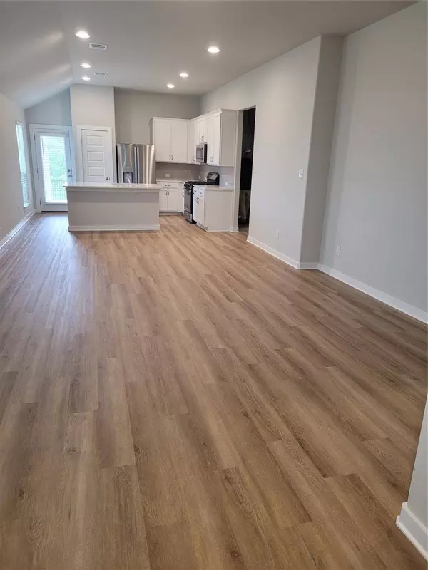 121 Tall Grass DR, Georgetown, TX 78628