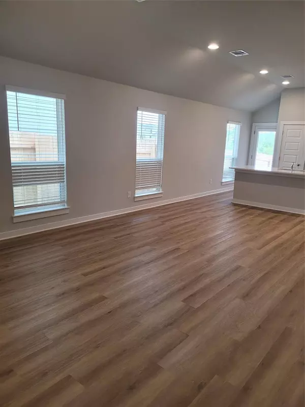 121 Tall Grass DR, Georgetown, TX 78628