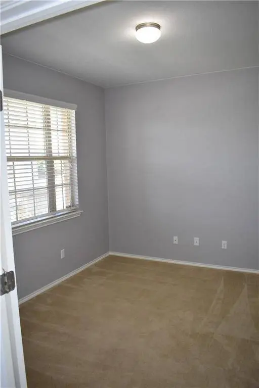 108 Quarry LN, Liberty Hill, TX 78642