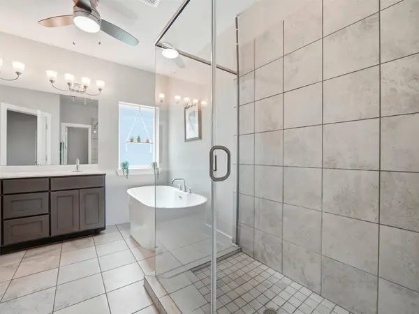 208 Winding Hollow LN, Georgetown, TX 78628
