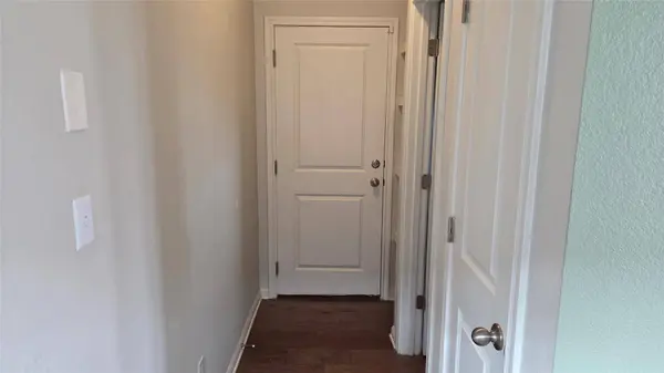 209 Winding Hollow LN, Georgetown, TX 78628