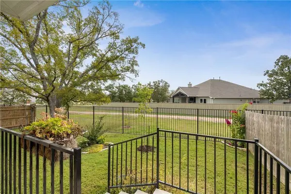 242 Krupp Ave, Liberty Hill, TX 78642