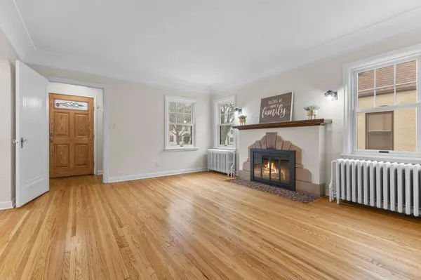 2103 Hartford AVE, Saint Paul, MN 55116