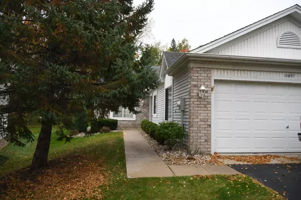 10897 Lexington DR, Eden Prairie, MN 55344