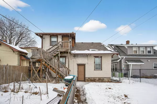 976 Lawson AVE E, Saint Paul, MN 55106