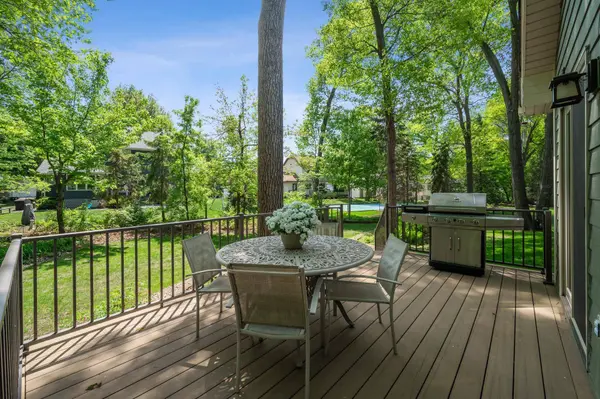 146 White Pine CIR, Lino Lakes, MN 55014