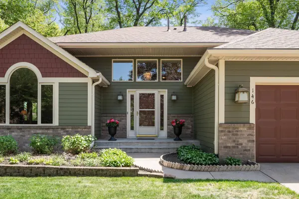 146 White Pine CIR, Lino Lakes, MN 55014