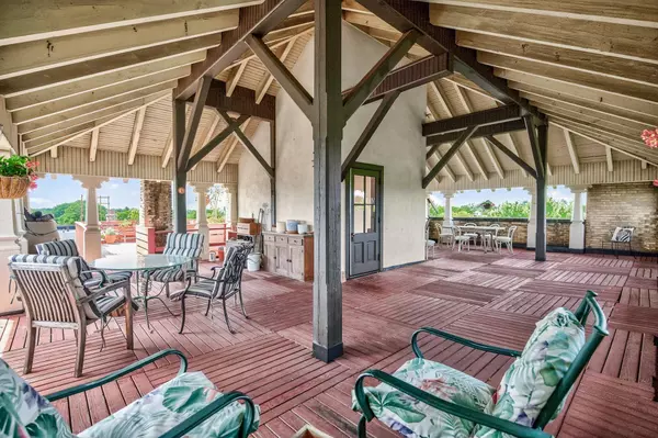 117 Mackubin ST #1, Saint Paul, MN 55102