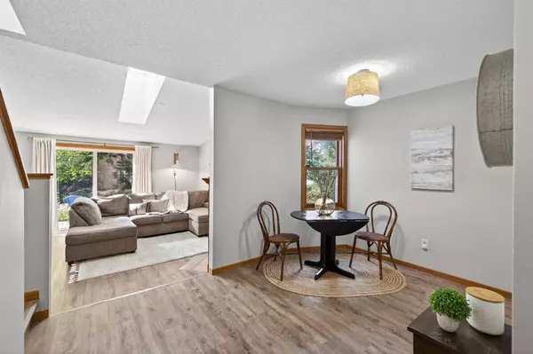 5325 Highpointe TER, Bloomington, MN 55437