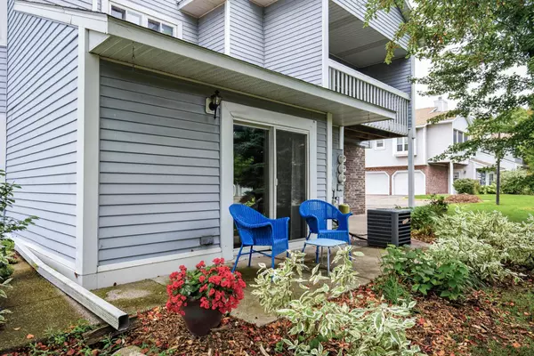 5325 Highpointe TER, Bloomington, MN 55437