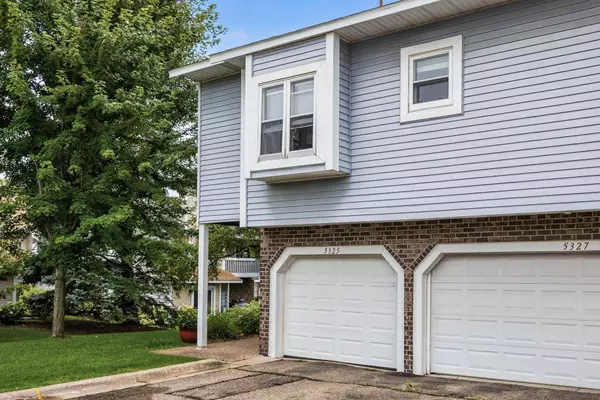 5325 Highpointe TER, Bloomington, MN 55437