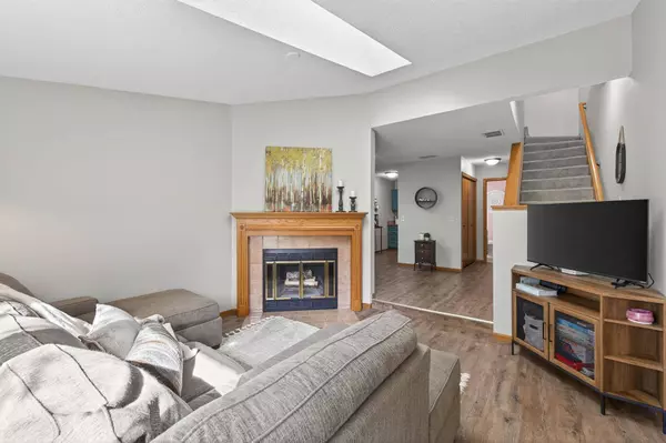 5325 Highpointe TER, Bloomington, MN 55437