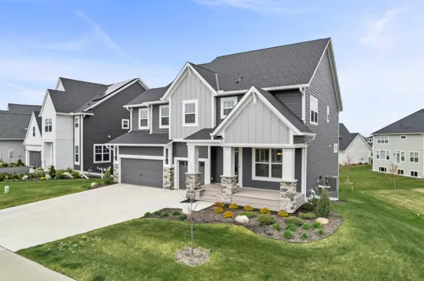 10122 Shadyview LN N, Maple Grove, MN 55311