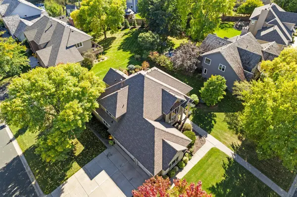 8048 Ranchview LN N, Maple Grove, MN 55311