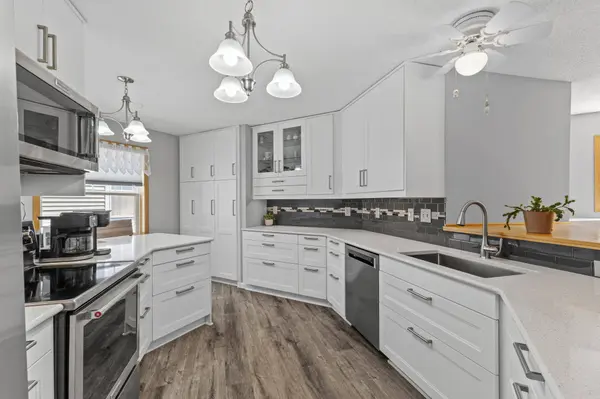 6420 Christenson LN NE, Fridley, MN 55432