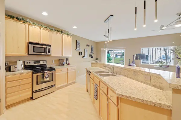 5246 Greenwood DR, Mounds View, MN 55112