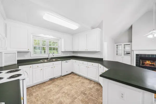 800 Old Cedar Rock Road, Easley, SC 29640