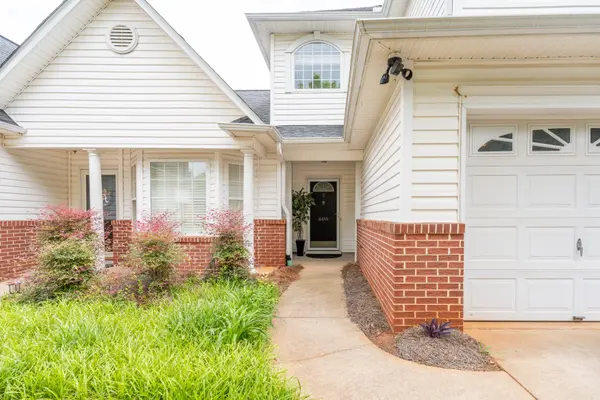 608 Glassyrock Ct, Greer, SC 29650-4577