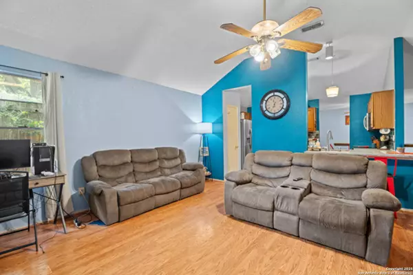 11309 Forest Rain, Live Oak, TX 78233