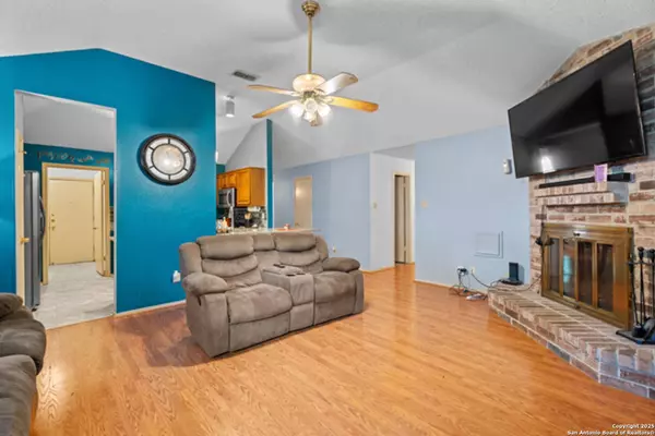 11309 Forest Rain, Live Oak, TX 78233