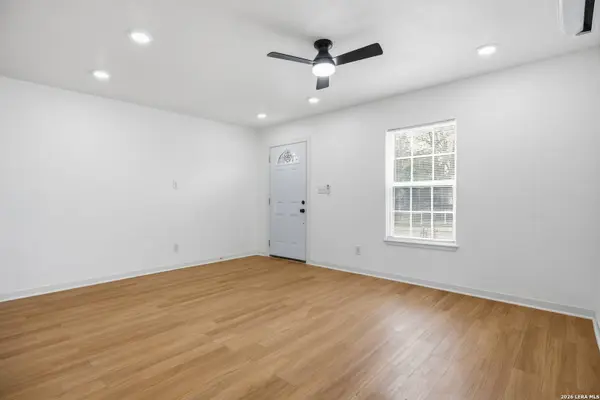 2151 E Crockett, San Antonio, TX 78202
