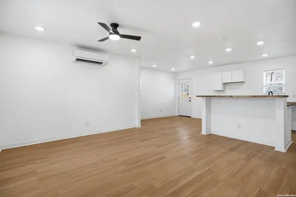 2151 E Crockett, San Antonio, TX 78202