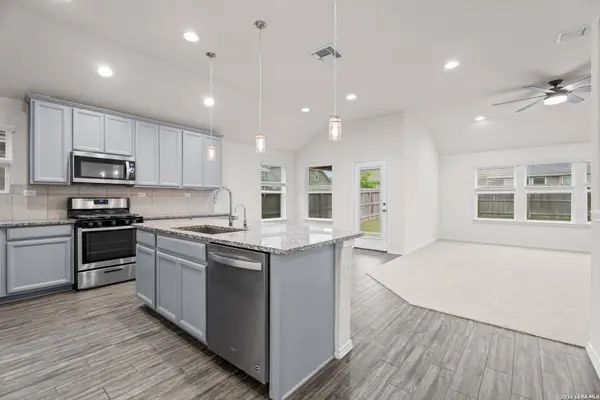 7634 Desperado Way, Boerne, TX 78015