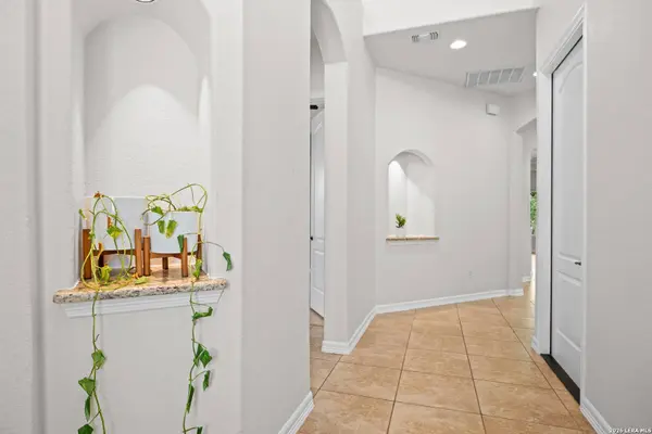 6131 Lowrie, San Antonio, TX 78239