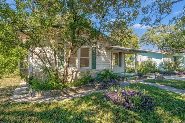 165 W MANDALAY DR, San Antonio, TX 78212