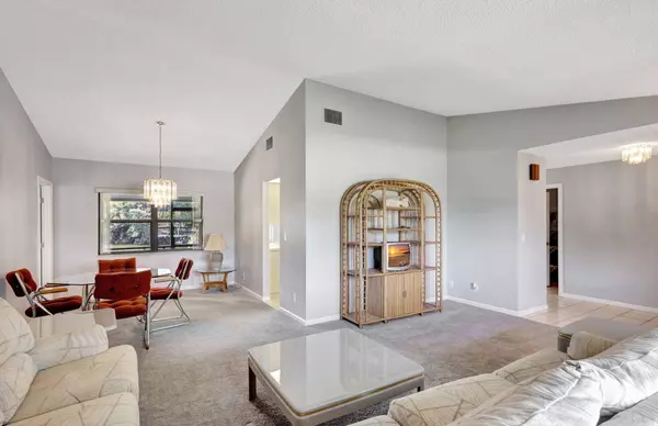 224 Infanta CT, Royal Palm Beach, FL 33411