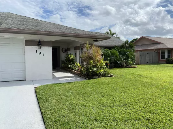 191 Parkwood DR, Royal Palm Beach, FL 33411