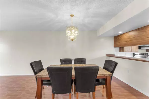 3540 Whitehall DR 203, West Palm Beach, FL 33401