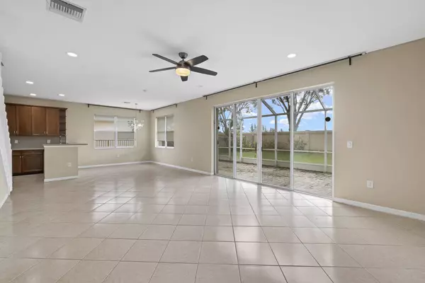 166 Bella Vista WAY, Royal Palm Beach, FL 33411