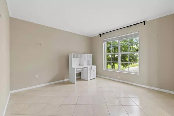 166 Bella Vista WAY, Royal Palm Beach, FL 33411