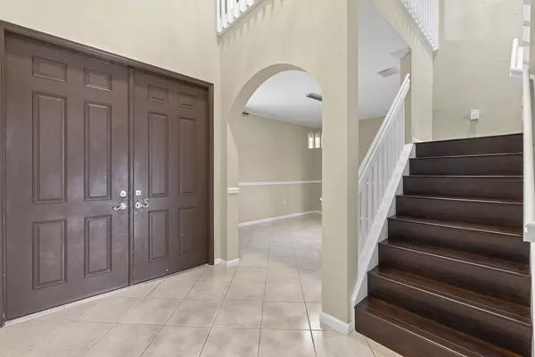 166 Bella Vista WAY, Royal Palm Beach, FL 33411