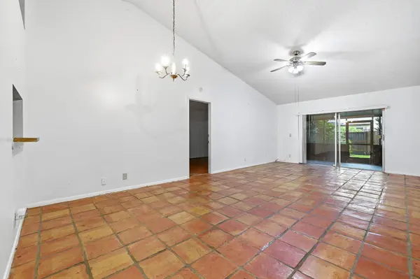 8501 BLUE CYPRESS DR, Lake Worth, FL 33467
