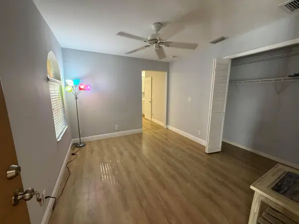 201 PARKWOOD DR S #B, Royal Palm Beach, FL 33411