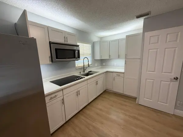 201 PARKWOOD DR S #B, Royal Palm Beach, FL 33411