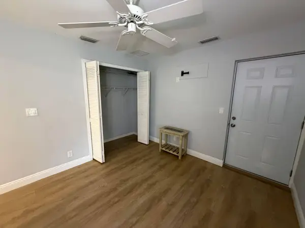 201 PARKWOOD DR S #B, Royal Palm Beach, FL 33411