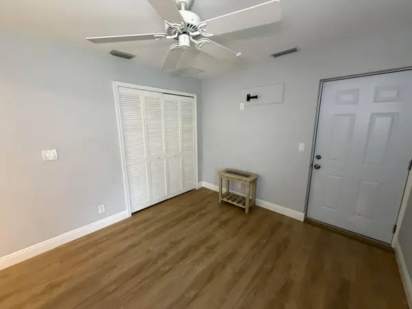 201 PARKWOOD DR S #B, Royal Palm Beach, FL 33411