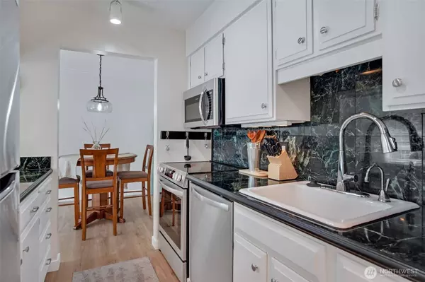 550 Elm WAY #408, Edmonds, WA 98020