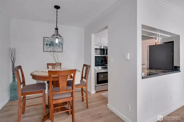 550 Elm WAY #408, Edmonds, WA 98020